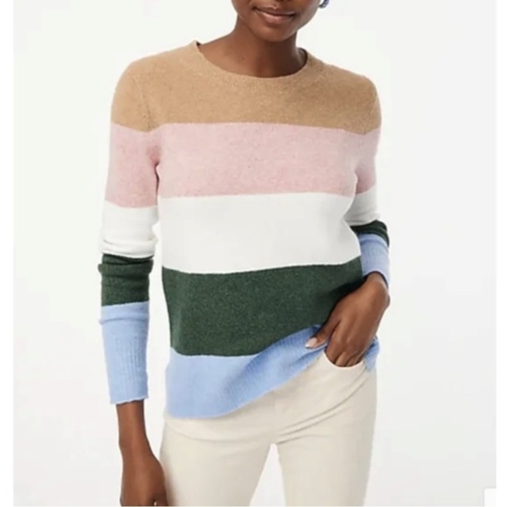 J. Crew multicolor extra soft crew neck sweater. Size M . Style BJ852